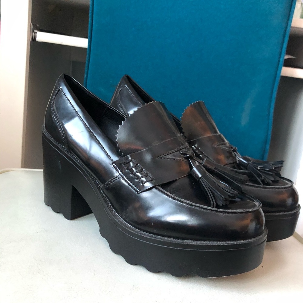 ⭐️ Black Platform Loafers